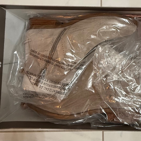 Franco Sarto Robin Ankle Boots in Cocco Size 6 NEW W/BOX ✨ - Picture 7 of 8